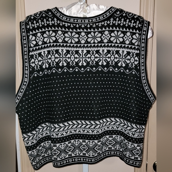 #056 JK America- Women's Knit Sweater Vest- Assorted Colors - Sz. 18W-20W - Picture 9 of 11